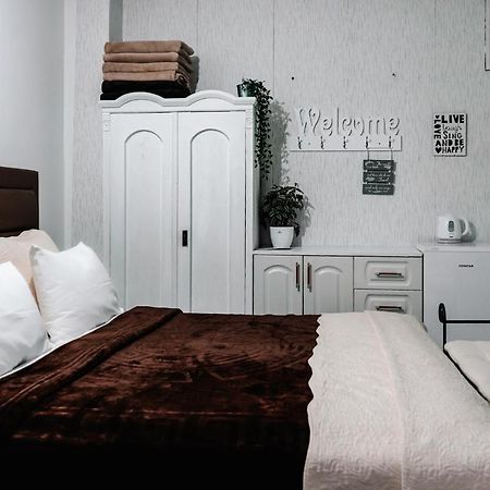 Guesthouse Coco สลาวอนสกีบรอด ภายนอก รูปภาพ
