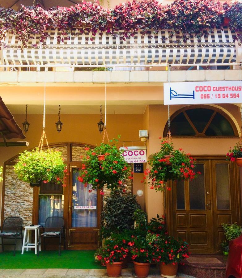 Guesthouse Coco สลาวอนสกีบรอด ภายนอก รูปภาพ