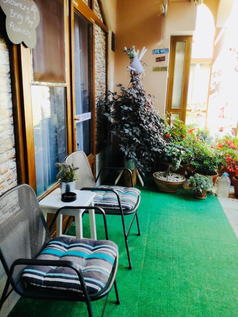 Guesthouse Coco สลาวอนสกีบรอด ภายนอก รูปภาพ